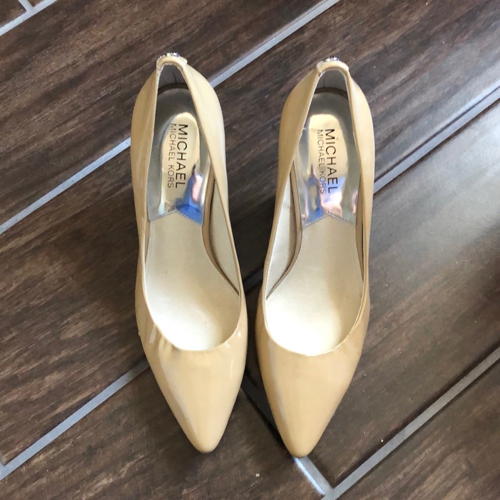 Michael Kors Pumps in Tan